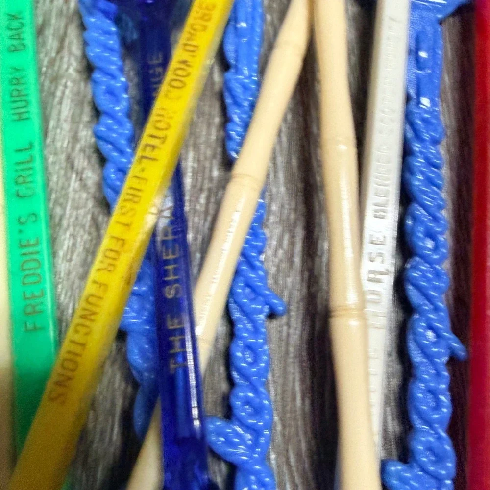 Vintage Swizzle Stick Lot Seagrams Sheraton White Horse Advertising 20 Stirrers